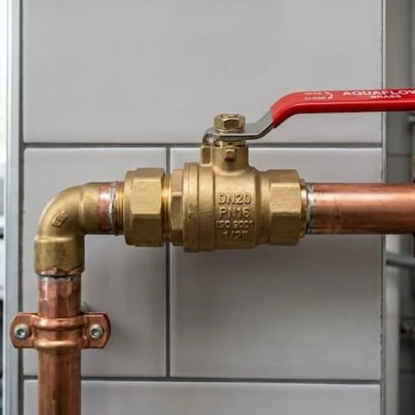 Thay Van Khóa Nước Bằng Đồng
