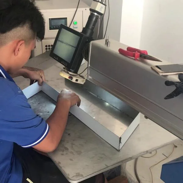 Máy hàn chân chữ inox