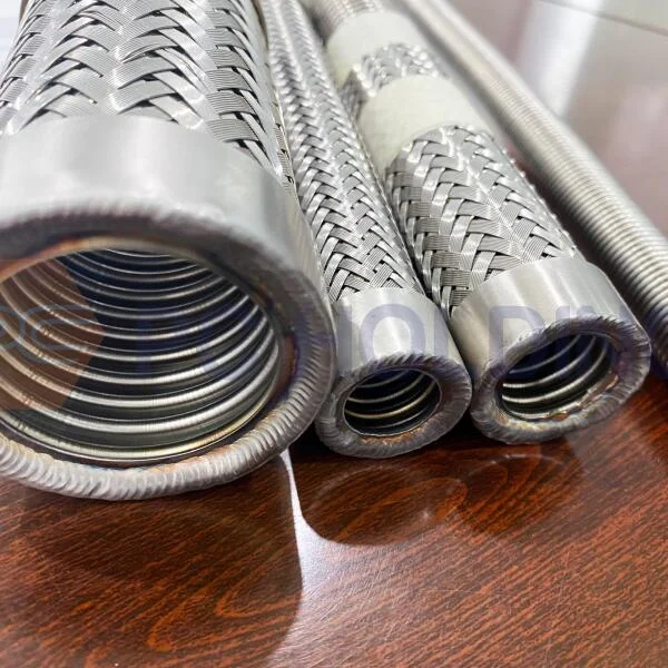 Ống mềm bọc lưới inox