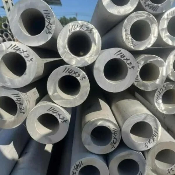 Ống thép phi 114