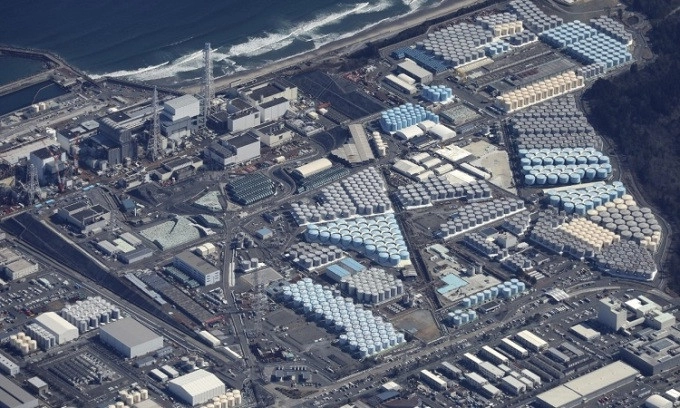 Các bể lưu trữ nước phóng xạ ở Nhật Bản