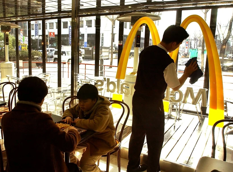 Một cửa hàng của McDonald's tại Trung Quốc