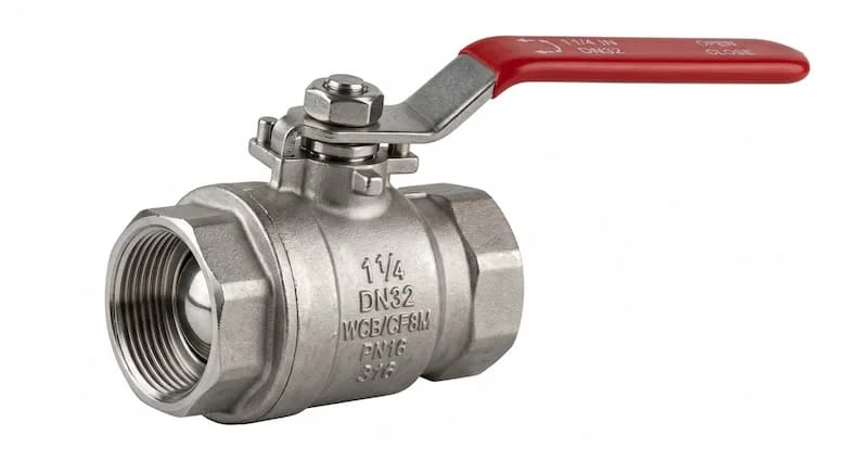 Ảnh sản phẩm thực tế của một van bi 1 1/4 inch (DN32), thân bằng thép không gỉ, đầu ren, van công nghiệp