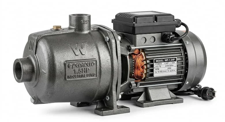 Máy bơm nước chuyên nghiệp 1.5HP, thân bơm bằng gang, cuộn dây động cơ bằng đồng, ảnh sản phẩm công nghiệp, chụp riêng trên nền trắng, ánh sáng chân thực